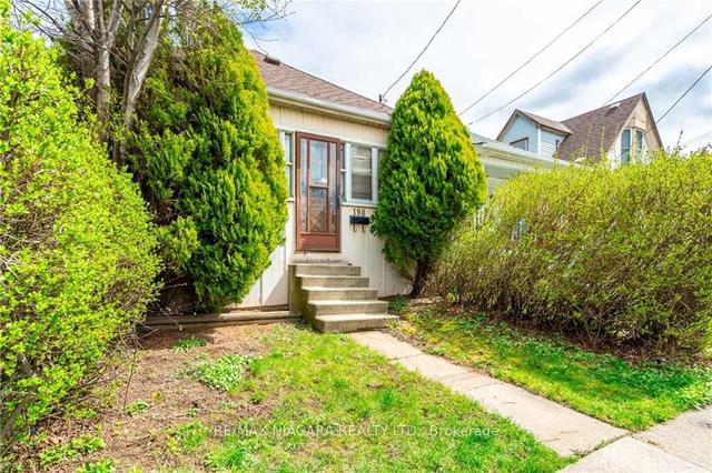 198 Province St N, House detached with 2 bedrooms, 1 bathrooms and 0 parking in Hamilton ON | Image 1
