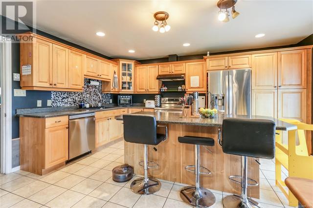 1954 Cinnabar Dr, House detached with 3 bedrooms, 3 bathrooms and 4 parking in Nanaimo BC | Image 3