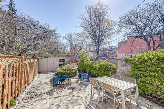 301 Sumach St, House attached with 3 bedrooms, 2 bathrooms and 1 parking in Toronto ON | Image 14