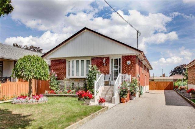 UPPER - 21 Ivanhoe Ct, House detached with 3 bedrooms, 1 bathrooms and 1 parking in Toronto ON | Image 1