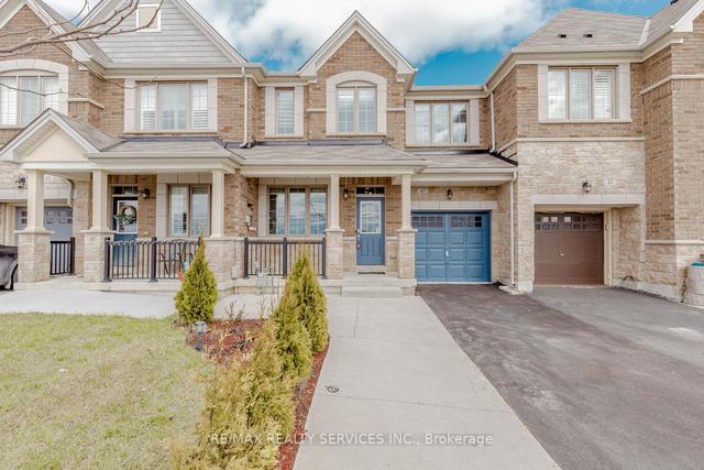 47 Ledger Point Cres, House attached with 4 bedrooms, 3 bathrooms and 5 parking in Brampton ON | Image 12