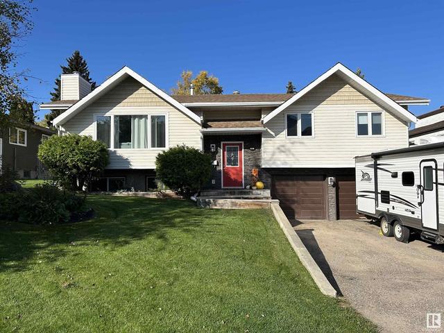 121 16 St, House detached with 3 bedrooms, 2 bathrooms and null parking in Cold Lake AB | Image 1