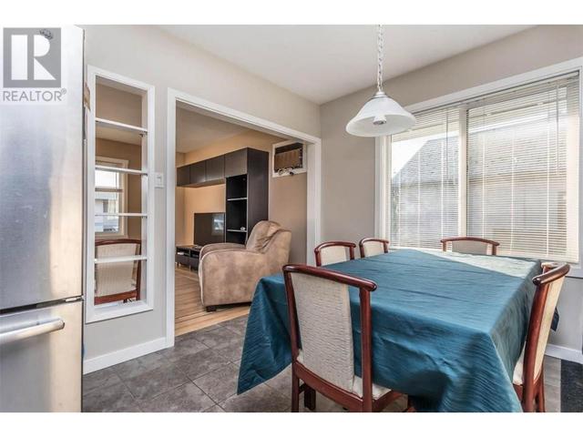 930 - 932 Lawson Ave, House detached with 6 bedrooms, 4 bathrooms and 5 parking in Kelowna BC | Image 7