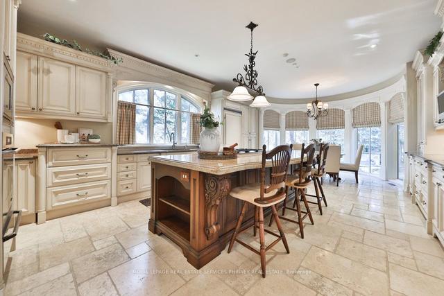 180 Waterstone Ct, House detached with 4 bedrooms, 5 bathrooms and 5 parking in Oakville ON | Image 2