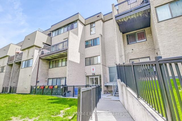 140 - 2095 Roche Ct, Townhouse with 3 bedrooms, 2 bathrooms and 1 parking in Mississauga ON | Image 1