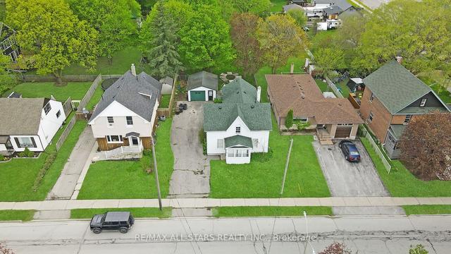 73 Victoria Ave N, House detached with 3 bedrooms, 2 bathrooms and 5 parking in Kawartha Lakes ON | Image 38