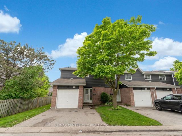 6 - 131 Bonaventure Dr, Townhouse with 3 bedrooms, 2 bathrooms and 3 parking in London ON | Image 12