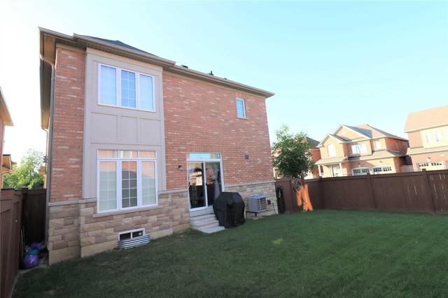 27 George Robinson Dr, House detached with 4 bedrooms, 3 bathrooms and 2 parking in Brampton ON | Image 18