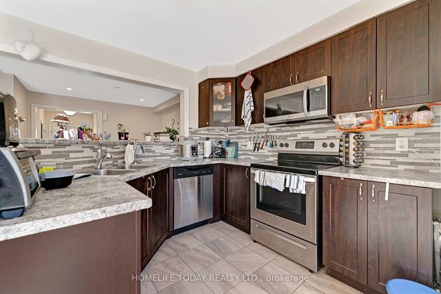 326 Rouncey Rd, House attached with 3 bedrooms, 3 bathrooms and 2 parking in Ottawa ON | Image 2
