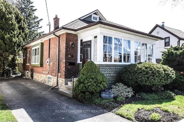 56 Woodland Ave, House detached with 3 bedrooms, 1 bathrooms and 2 parking in St. Catharines ON | Image 12