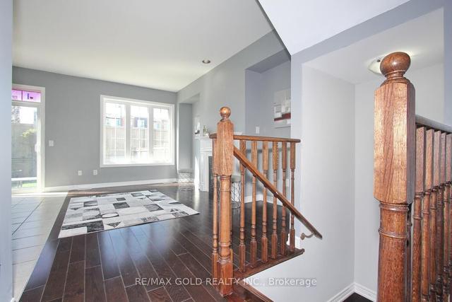 36 Dufay Rd, House attached with 3 bedrooms, 3 bathrooms and 3 parking in Brampton ON | Image 4