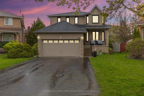 810 Firth Crt, Newmarket, ON, L3Y8H7 | Card Image