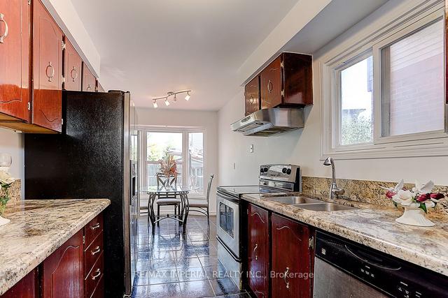 400 Huntsmill Blvd, House detached with 3 bedrooms, 4 bathrooms and 3 parking in Toronto ON | Image 8