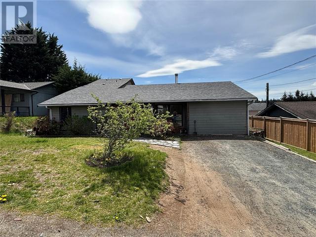 831 Merecroft Rd, House detached with 4 bedrooms, 2 bathrooms and 2 parking in Campbell River BC | Image 2