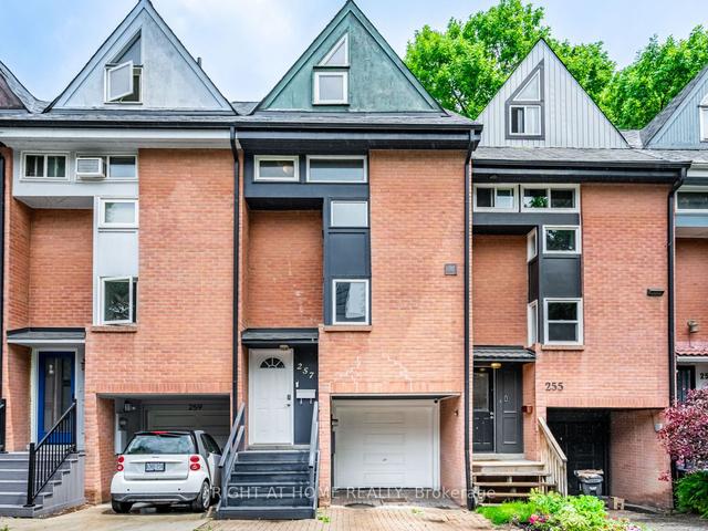 257 Ontario St, House attached with 3 bedrooms, 2 bathrooms and 2 parking in Toronto ON | Image 1