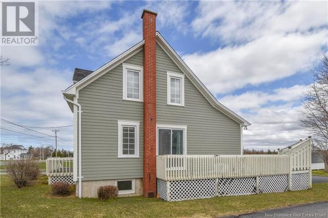 336 Saint Pierre Est Blvd, House detached with 3 bedrooms, 1 bathrooms and null parking in Caraquet NB | Image 13