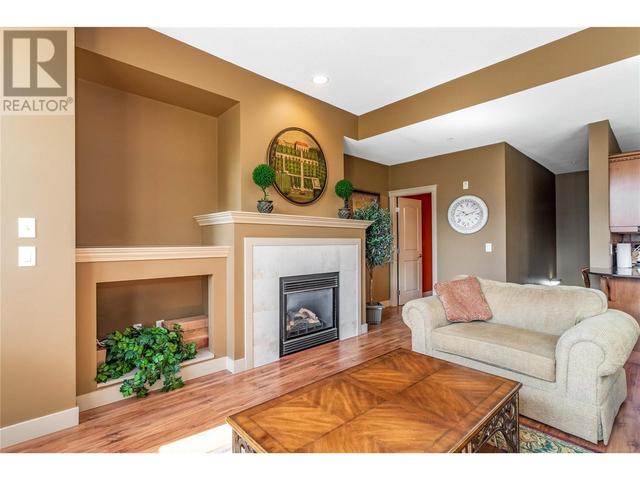 119 - 1795 Country Club Dr, House attached with 2 bedrooms, 2 bathrooms and 2 parking in Kelowna BC | Image 9