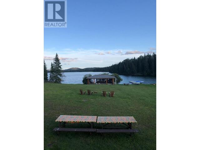 7806 North Bonaparte Road, House detached with 3 bedrooms, 3 bathrooms and null parking in Cariboo L BC | Image 3