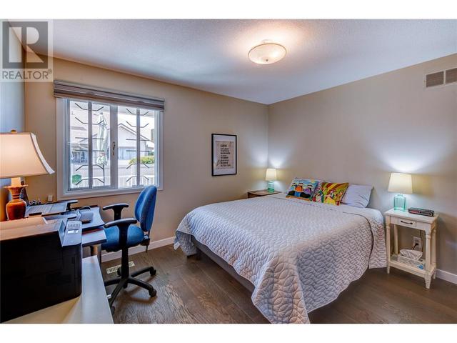 114 - 1885 Parkview Cres, House attached with 3 bedrooms, 2 bathrooms and 4 parking in Kelowna BC | Image 18