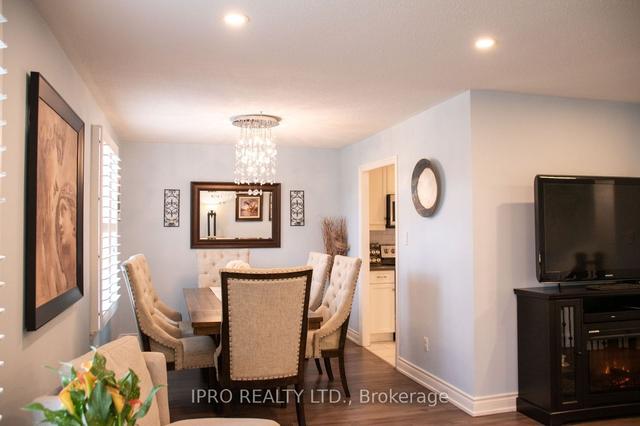 1033 Mississauga Vly Blvd, House detached with 3 bedrooms, 2 bathrooms and 5 parking in Mississauga ON | Image 11