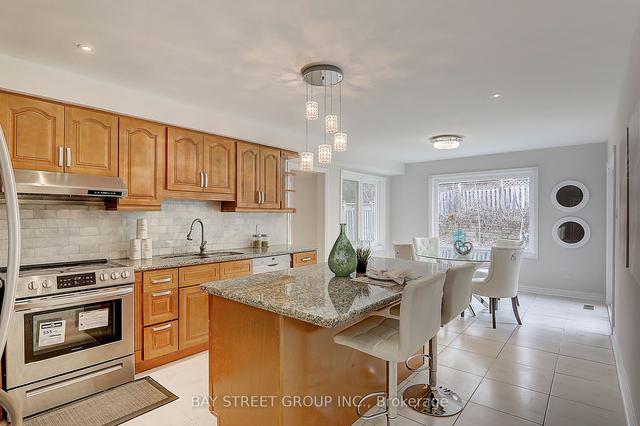 64 Brooklyn Cres, House detached with 4 bedrooms, 3 bathrooms and 6 parking in Markham ON | Image 7