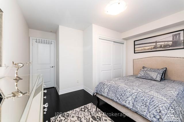 2166 Bayview Ave, Townhouse with 3 bedrooms, 3 bathrooms and 2 parking in Toronto ON | Image 8