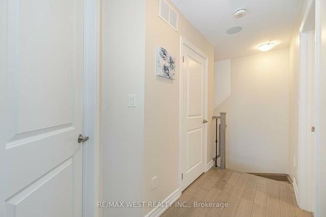 404 - 201 Pine Grove Rd, Townhouse with 2 bedrooms, 3 bathrooms and 1 parking in Vaughan ON | Image 5