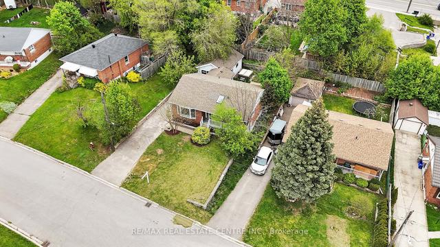 10 Cleaveholm Dr, House detached with 3 bedrooms, 2 bathrooms and 4 parking in Halton Hills ON | Image 28