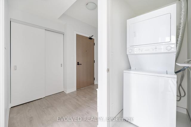 1102 - 223 St. Clair Ave W, Condo with 3 bedrooms, 2 bathrooms and 1 parking in Toronto ON | Image 7