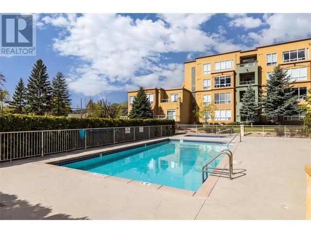 219 - 3550 Woodsdale Rd, Condo with 3 bedrooms, 2 bathrooms and 3 parking in Lake Country BC | Image 2