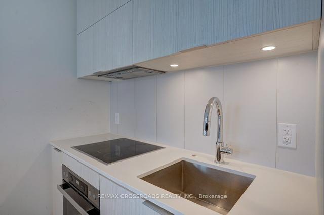 2807 - 20 Richardson St, Condo with 2 bedrooms, 2 bathrooms and 1 parking in Toronto ON | Image 6