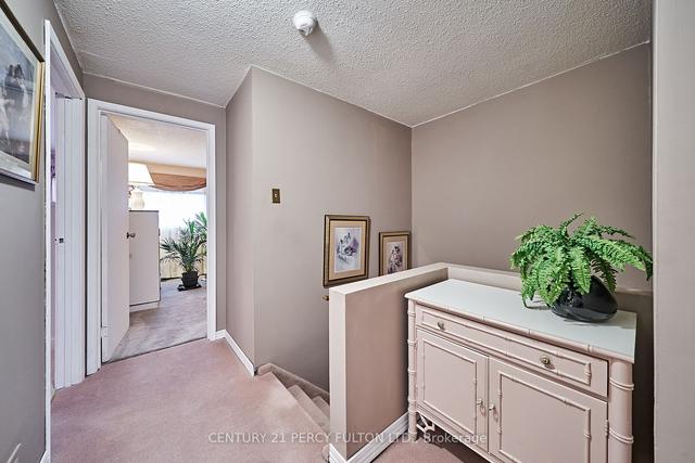 44 - 222 Pearson St, Townhouse with 4 bedrooms, 2 bathrooms and 2 parking in Oshawa ON | Image 6