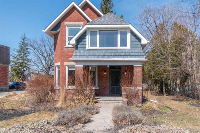 12 Mill St E, House detached with 3 bedrooms, 2 bathrooms and 5 parking in New Tecumseth ON | Image 1