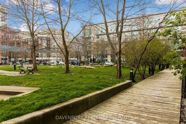423 - 12 Douro St, Townhouse with 3 bedrooms, 2 bathrooms and 1 parking in Toronto ON | Image 19