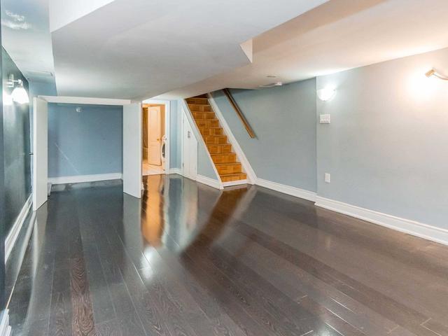 1532 Dufferin St, House semidetached with 3 bedrooms, 2 bathrooms and 0 parking in Toronto ON | Image 16