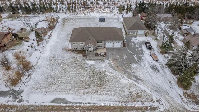 484 Centreline Rd, House detached with 2 bedrooms, 4 bathrooms and 20 parking in Kawartha Lakes ON | Image 12