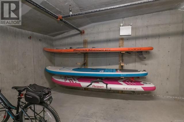 Paddle board/kayak storage | Image 44