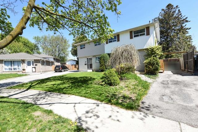 51 Newstead Cres, House semidetached with 4 bedrooms, 2 bathrooms and 3 parking in Brampton ON | Image 12