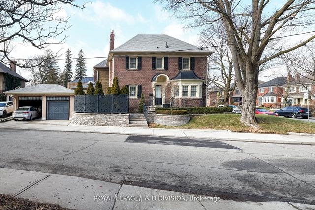 1 Chudleigh Ave, House detached with 3 bedrooms, 2 bathrooms and 2 parking in Toronto ON | Image 12