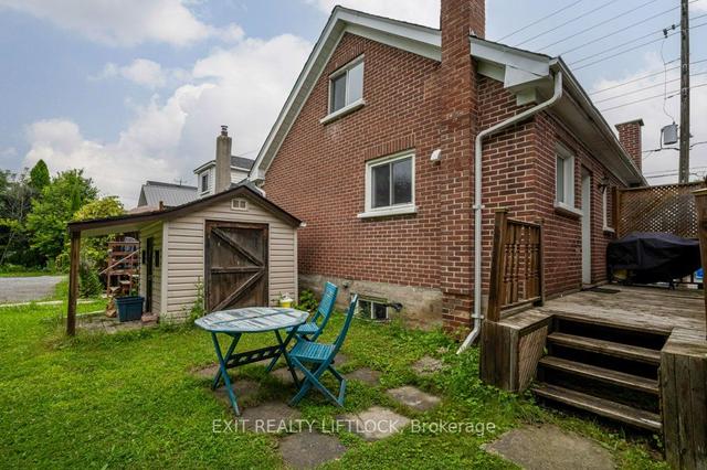 537 Armour Rd, House detached with 2 bedrooms, 3 bathrooms and 1 parking in Peterborough ON | Image 22
