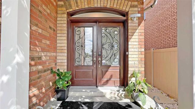 5845 Sidmouth St, House detached with 4 bedrooms, 5 bathrooms and 5 parking in Mississauga ON | Image 34