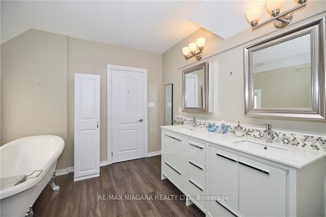4226 Terrace Ave, House detached with 2 bedrooms, 2 bathrooms and 3 parking in Niagara Falls ON | Image 10