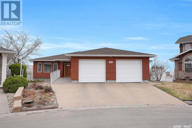 3152 Wimbledon Bay, House detached with 5 bedrooms, 4 bathrooms and null parking in Regina SK | Image 2