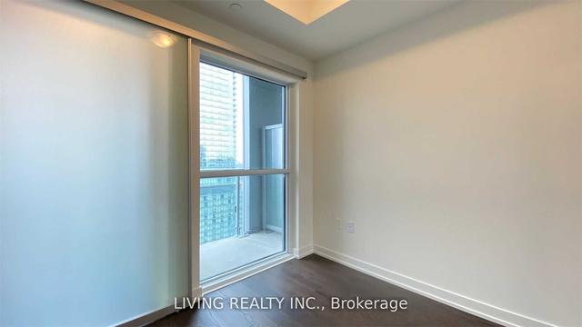 2903 - 1 Yorkville Ave, Condo with 1 bedrooms, 1 bathrooms and 0 parking in Toronto ON | Image 3