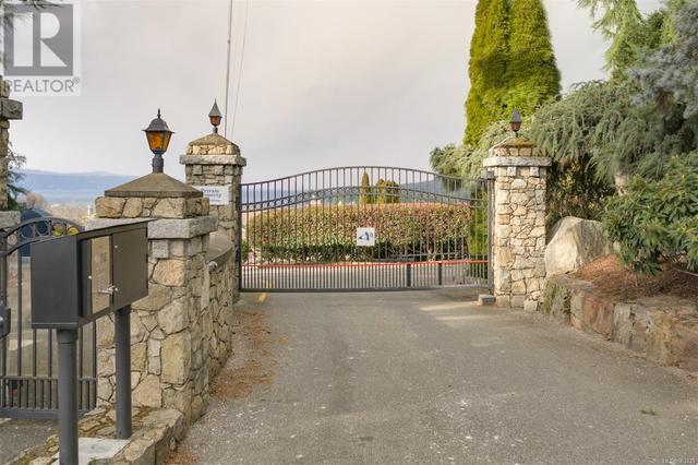 Private, gated entry | Image 44