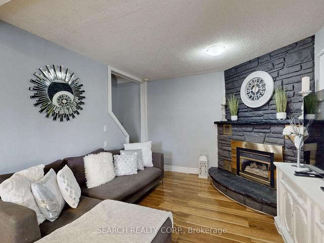 5 Colfax St, House detached with 3 bedrooms, 3 bathrooms and 4 parking in Toronto ON | Image 36