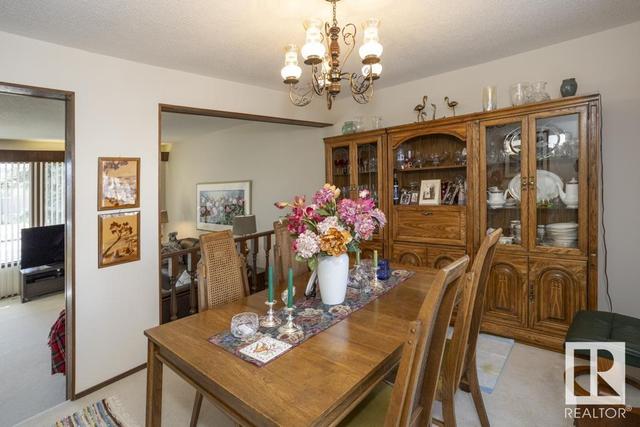 12214 108 Ave Nw, House semidetached with 4 bedrooms, 2 bathrooms and 2 parking in Edmonton AB | Image 12