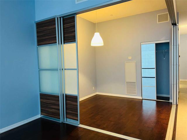 212. - 832 Bay St, Condo with 2 bedrooms, 1 bathrooms and 0 parking in Toronto ON | Image 12