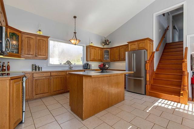 1071 Marshall Lane, House detached with 3 bedrooms, 2 bathrooms and 6 parking in South Frontenac ON | Image 2