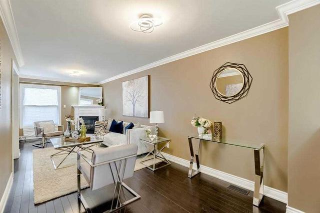 89 Monaco Ct, House attached with 3 bedrooms, 3 bathrooms and 4 parking in Brampton ON | Image 9